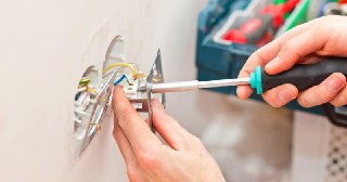Электромонтажные работы Советская Гавань цена 474 руб Электрика под ключ